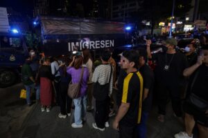 Immigration officers injured while detaining undocumented migrants in KL raid