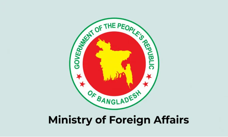 Bangladesh rejects Myanmar claims on Rohingya identity ငြင်းခုံကန့်ကွက်လိုသူများအနေနဲ့ ပြည်တွင်းမွတ်စလင်များကို ကြားခံထား ပြဿနာလာရှာနေမယ့်အစား ဘင်္ဂလားဒေ့ရှ်အစိုးရနဲ့ သတ္တိရှိရှိ တိုက်ရိုက်ဖြေရှင်းချိန်တန်ပါပြီ