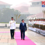 AI’s Analysis of a visiting head of state or leader to inspect the honor guard alone, without the host leader present alongside them, is an unusual deviation (Protocol Breach)